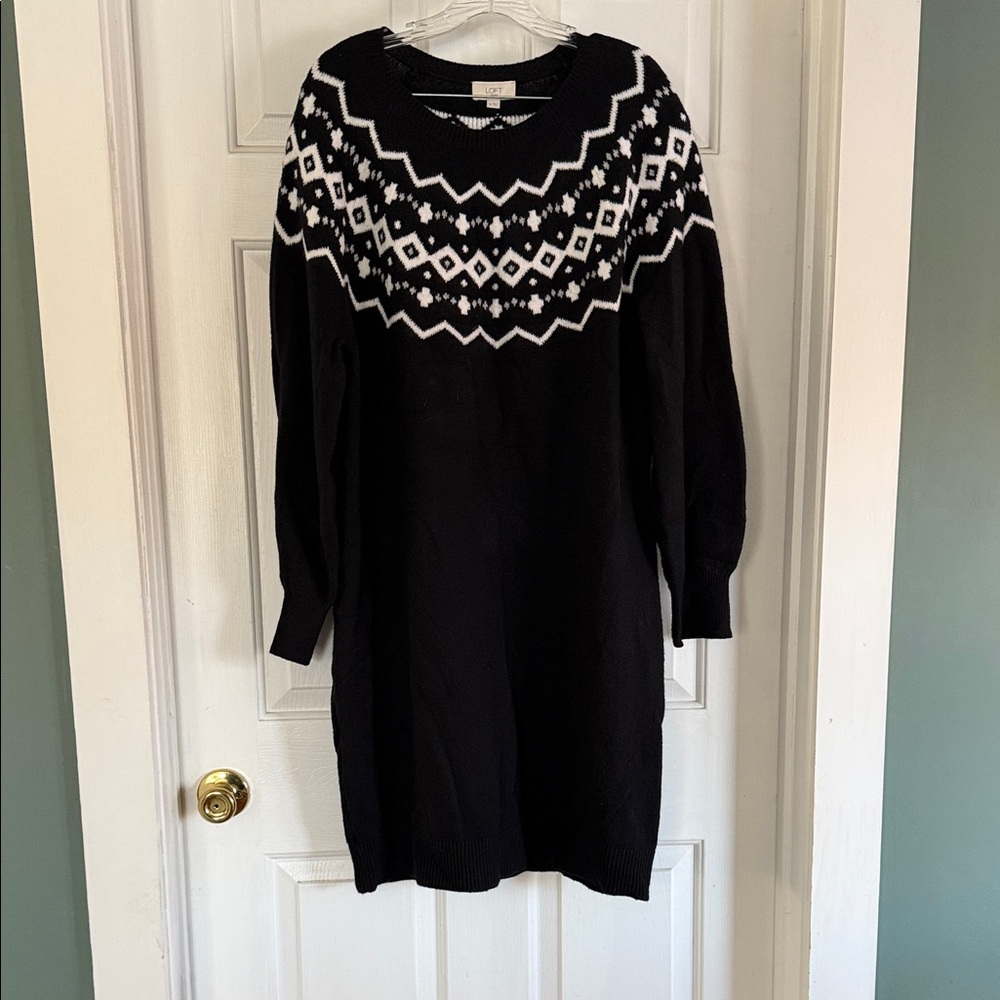LOFT Monochrome Zigzag Sweater